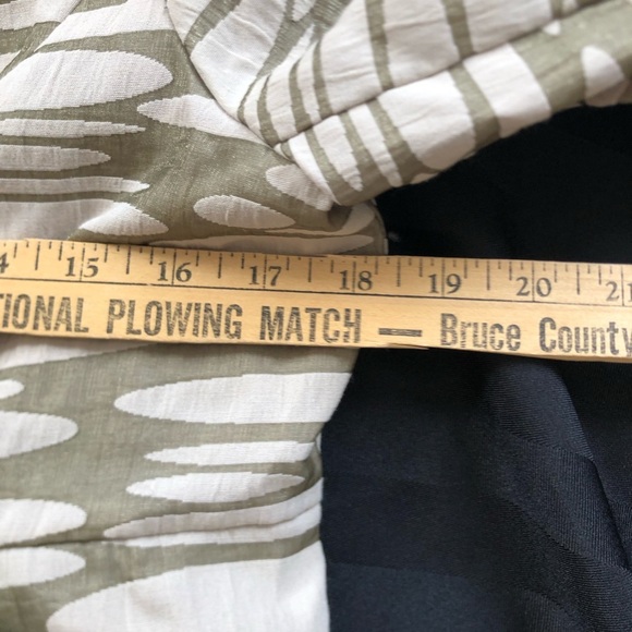 Mac & Jac Olive and White Patterned Jacket - Picture 9 of 13